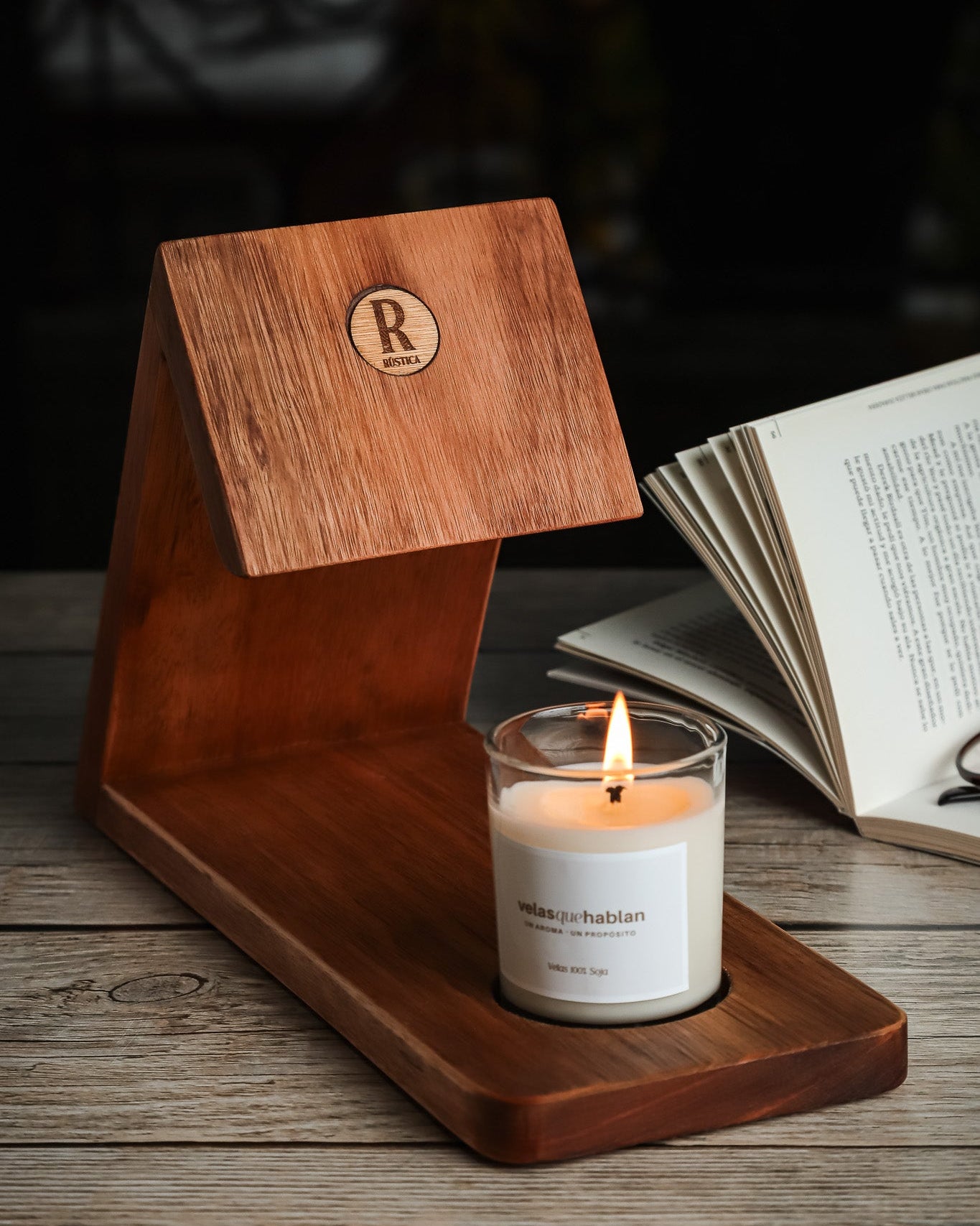 Reposador de Madera Maciza + Vela Aromática Gardenias
